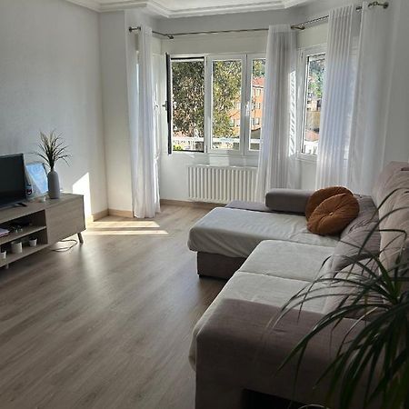 Amplio Alojamiento En Oviedo Zewnętrze zdjęcie