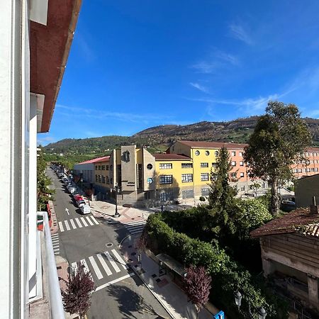 Amplio Alojamiento En Oviedo Zewnętrze zdjęcie