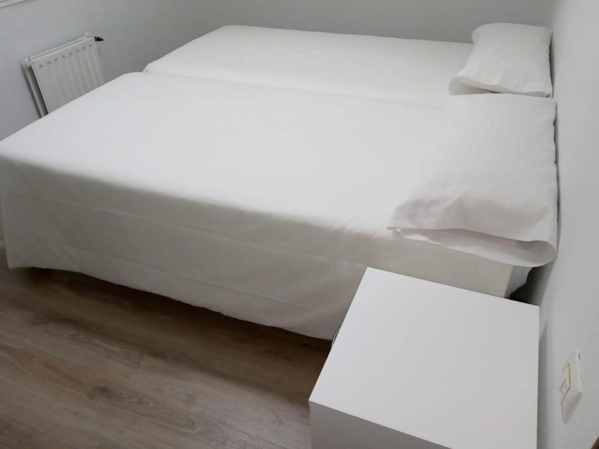 Amplio Alojamiento En Oviedo Zewnętrze zdjęcie